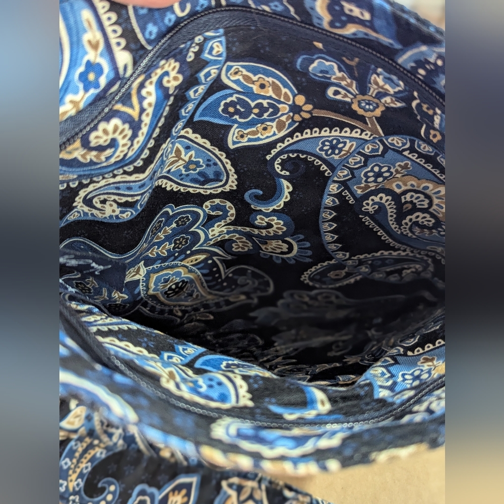 Vera Bradley Retired Windsor Navy Blue Paisley adjustable strap Crossbody Bag - Picture 6 of 9